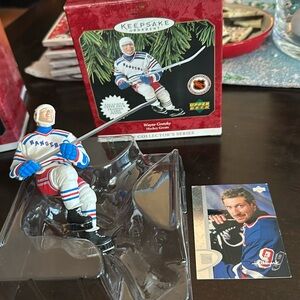 Hallmark 1997 Wayne Gretzky ornament, FIRST in the series